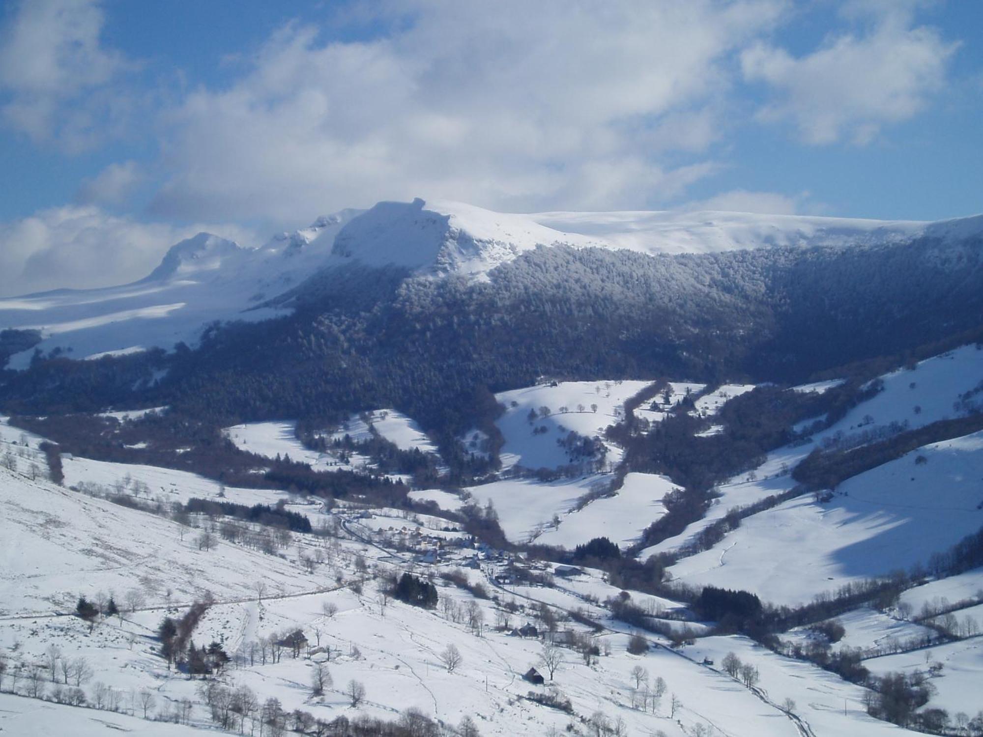 Domaine De La Chaux De Revel Guest House Saint-Martin-Valmeroux ภายนอก รูปภาพ