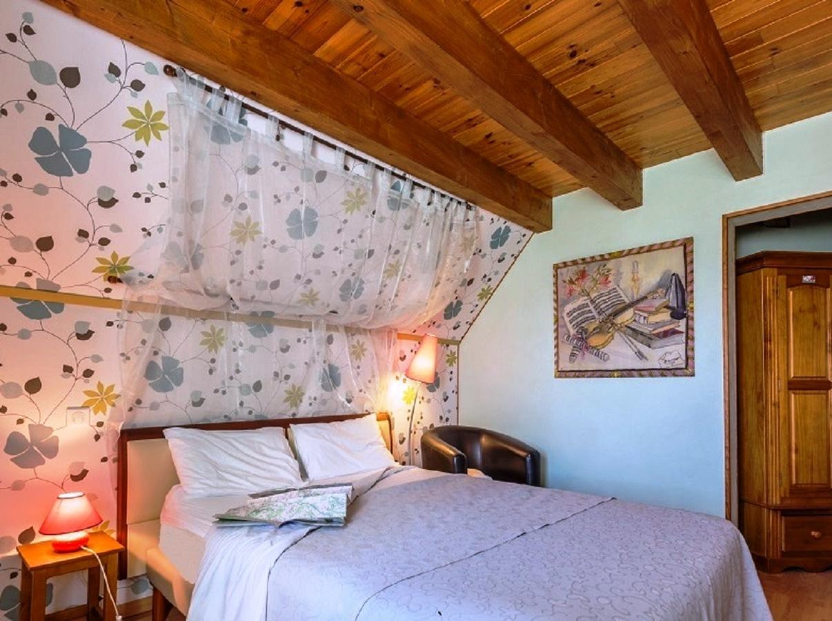 Domaine De La Chaux De Revel Guest House Saint-Martin-Valmeroux ภายนอก รูปภาพ